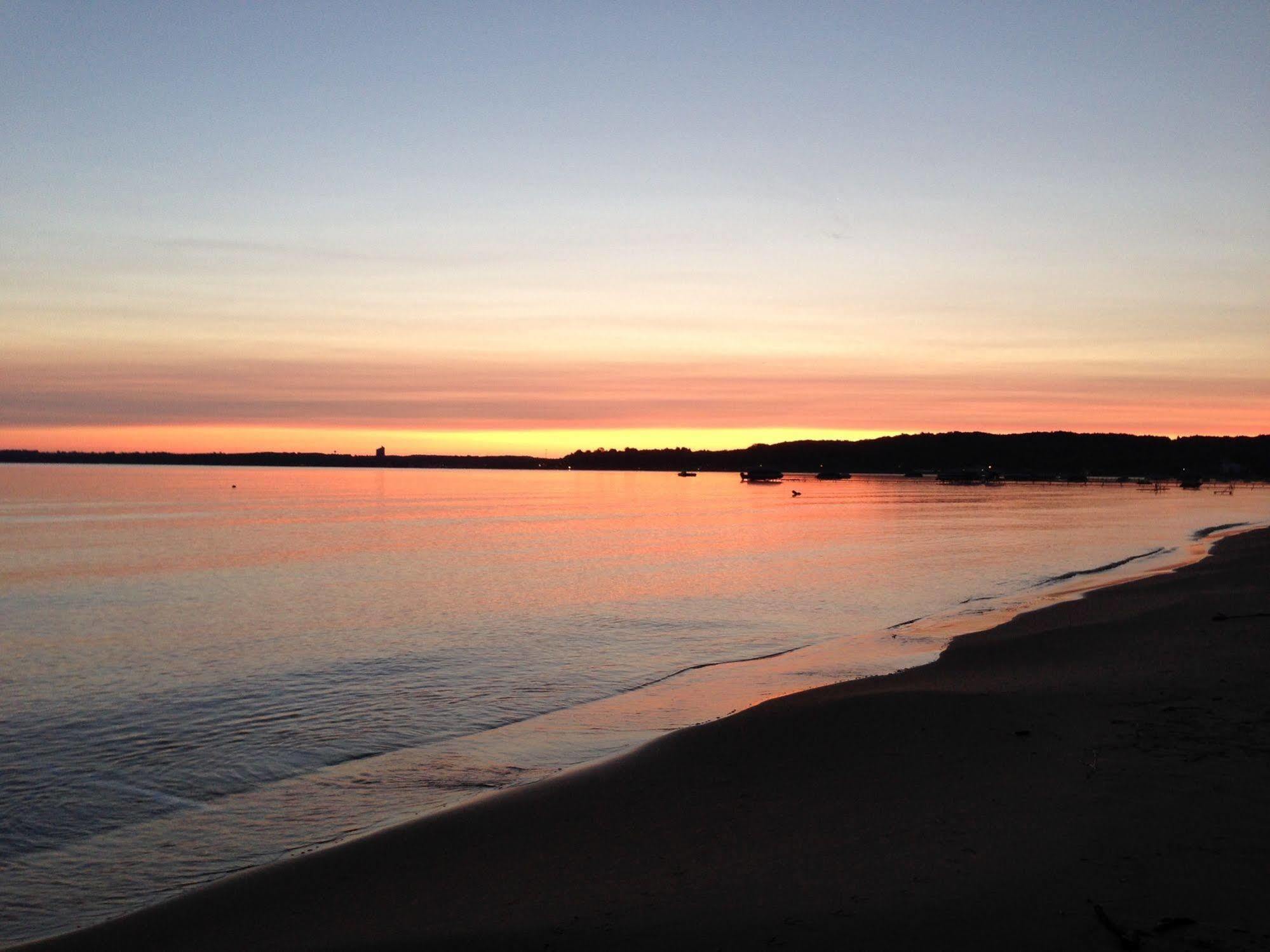 The Beach Haus - Traverse City Luaran gambar